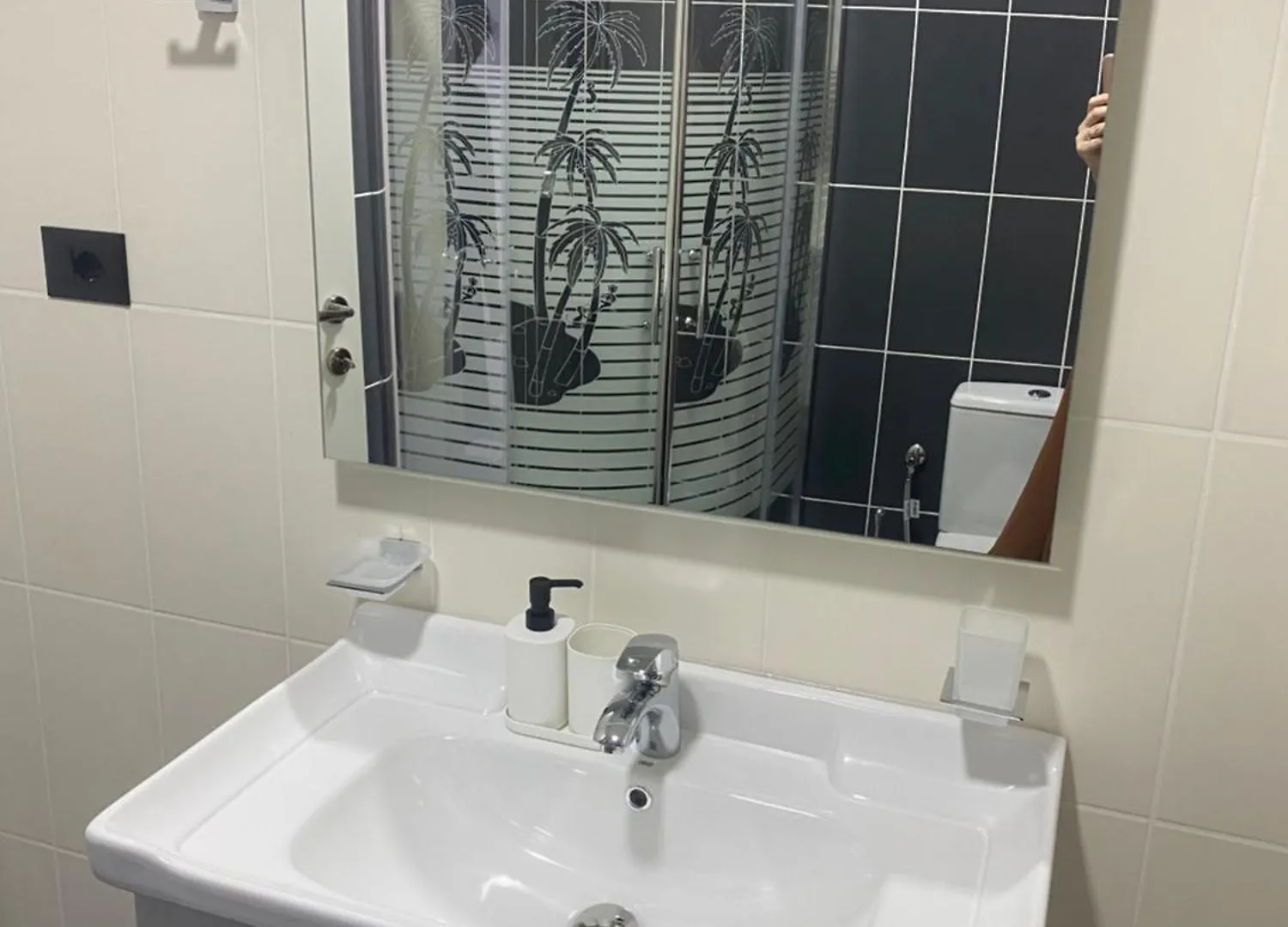 Lulu Suites - Blue Golem  Golem (Tirana)